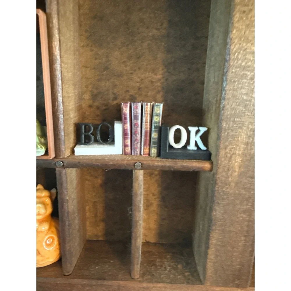 Miniature 3D Printed Bookends Set Tiny Books Dollhouse Decor‎ Black White 2.5in